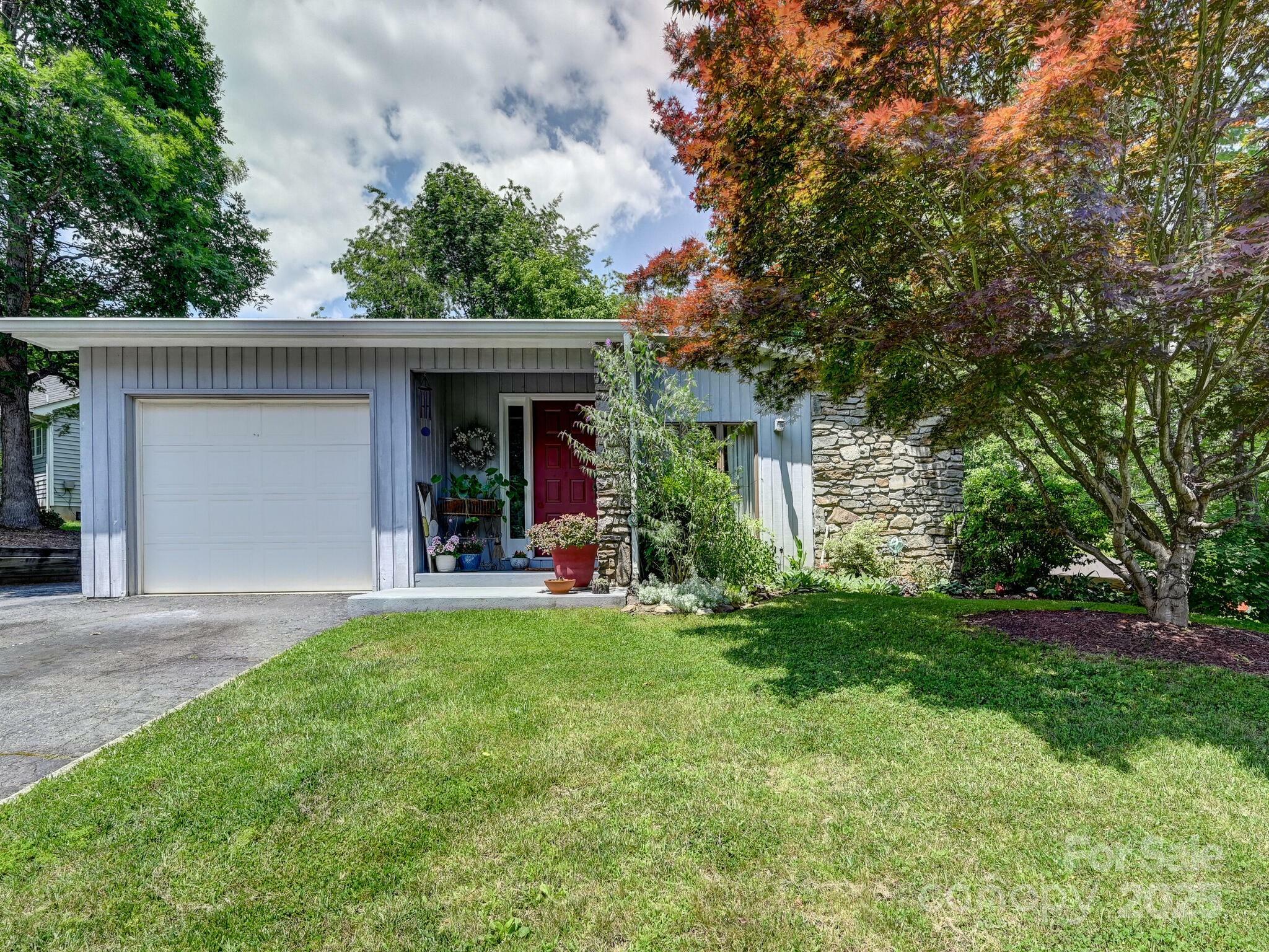 Property Photo: 110 Aurora Drive NC 28805