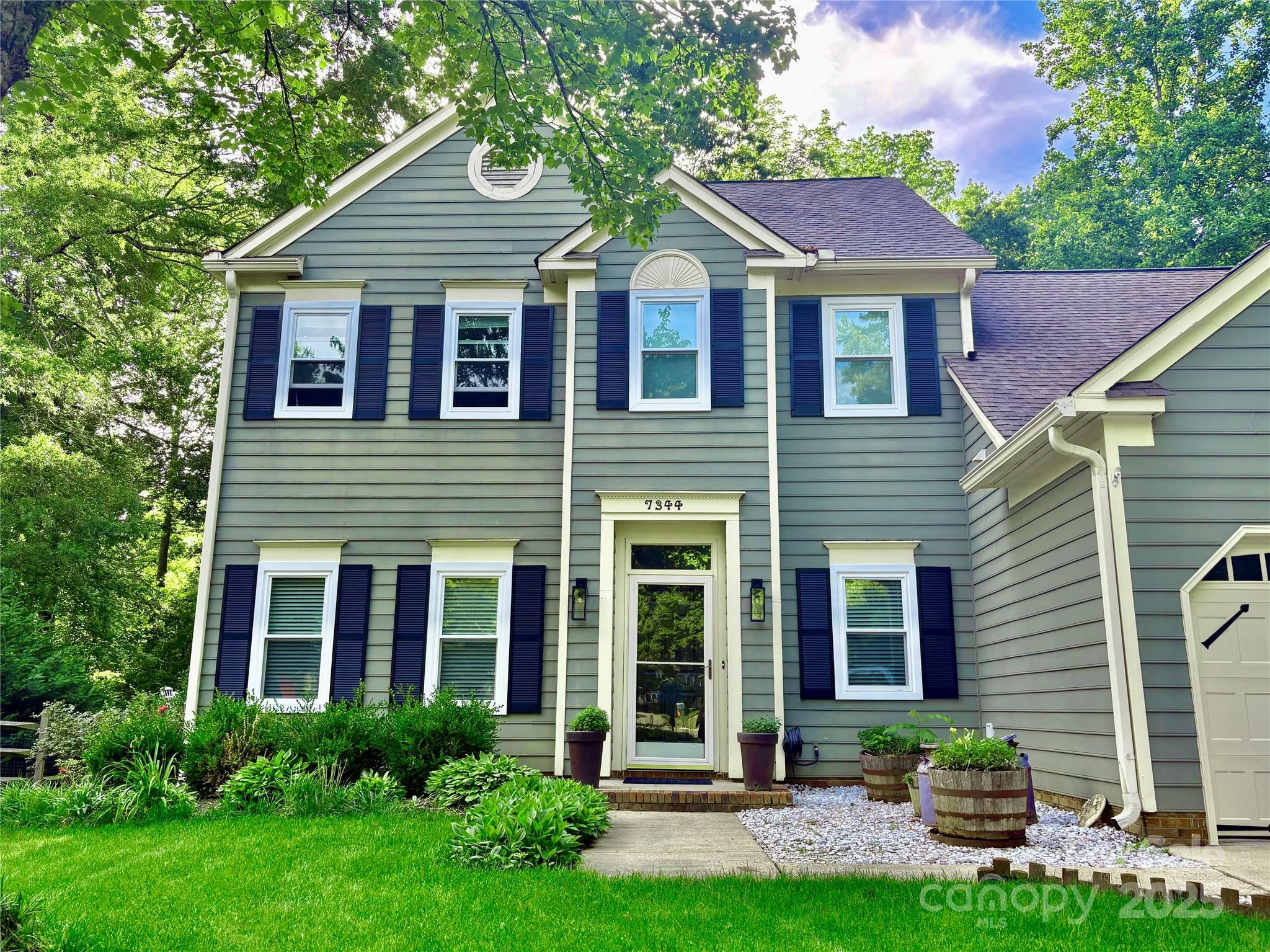 Property Photo: 7344 Maitland Lane NC 28215