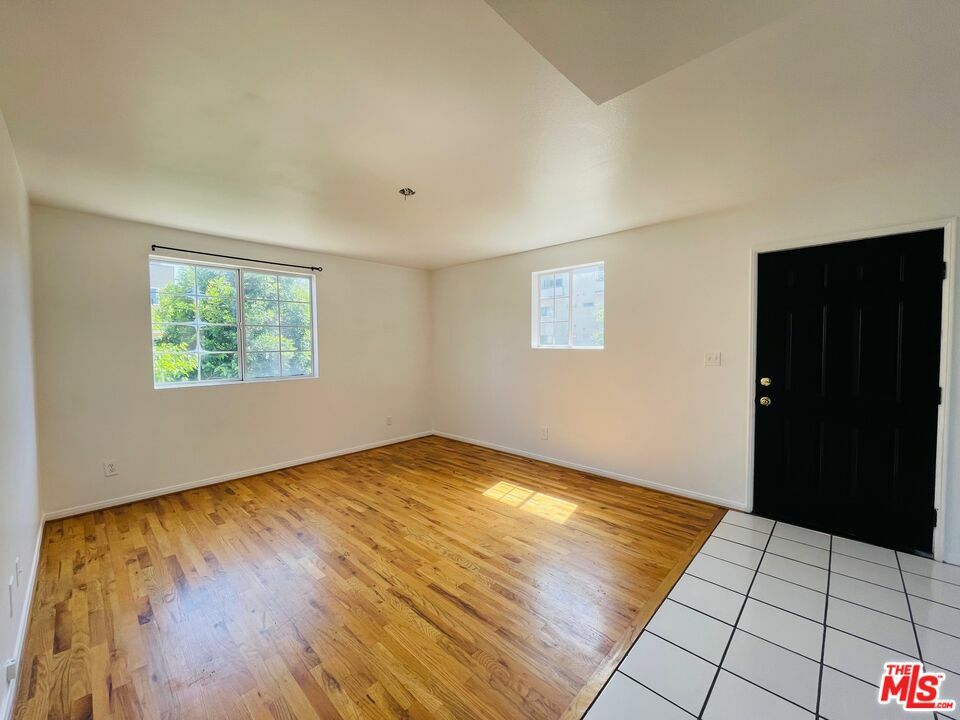 Property Photo: 5029 Klump Ave CA 91601