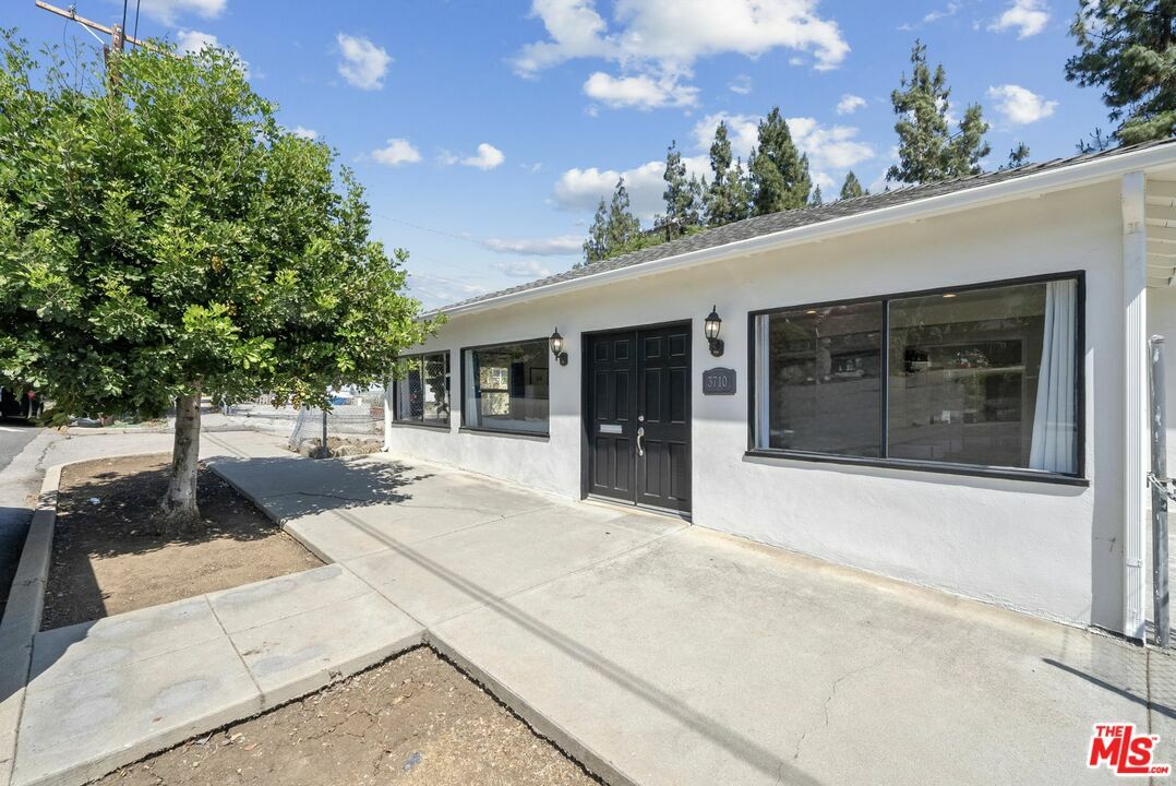 Property Photo: 3710 Fletcher Dr CA 90065