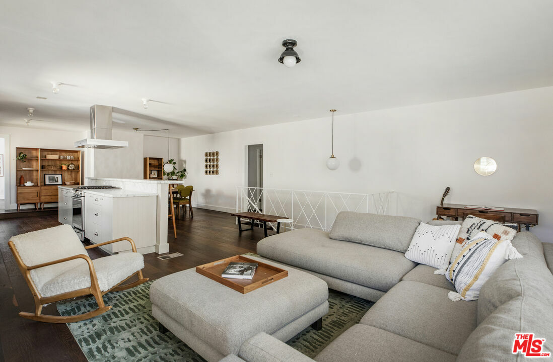 Property Photo: 4598 Jessica Dr CA 90065