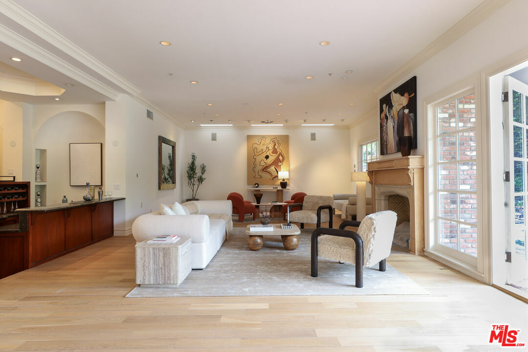 628 N Elm Dr  Beverly Hills CA 90210 photo