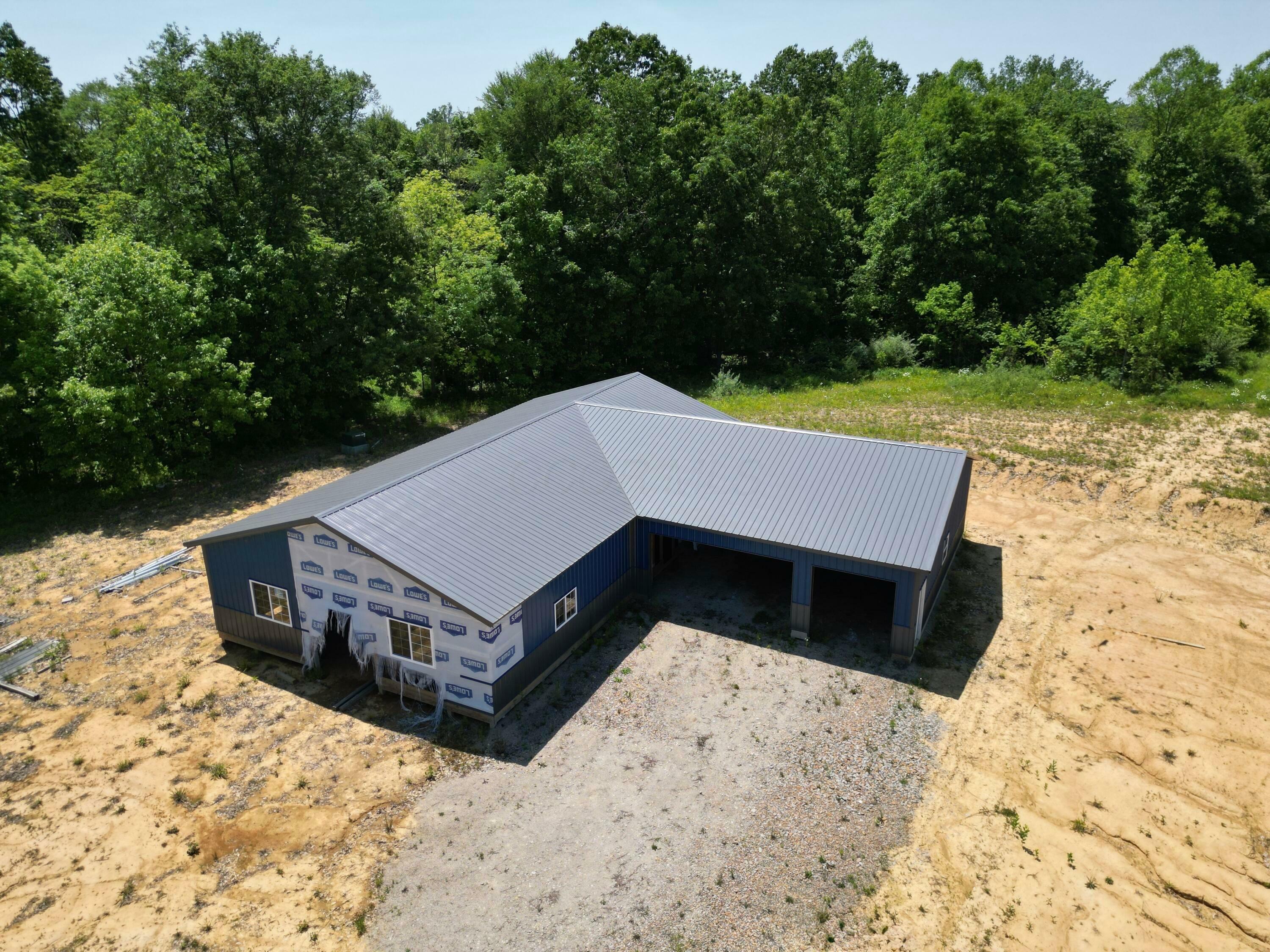 Property Photo: 9811 Green Valley Road OH 43727