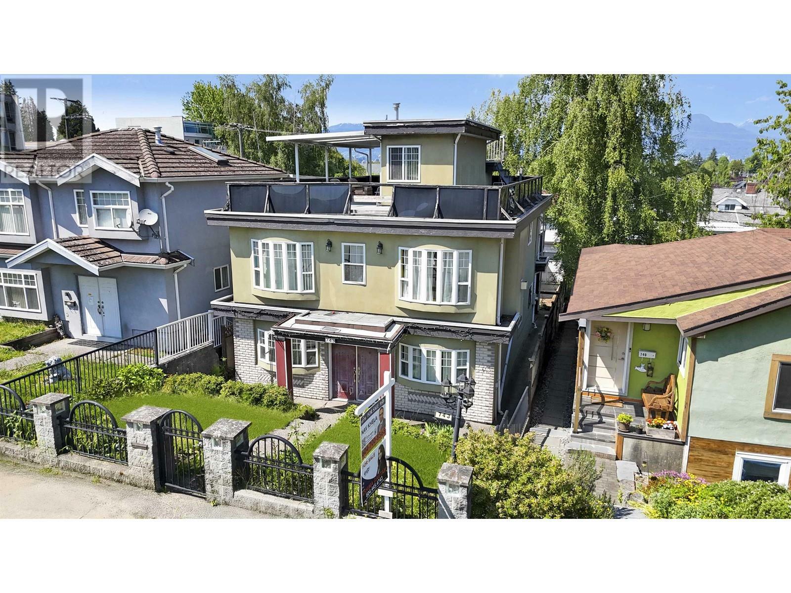 Property Photo: 743 Durward Avenue BC V5V 2Y9