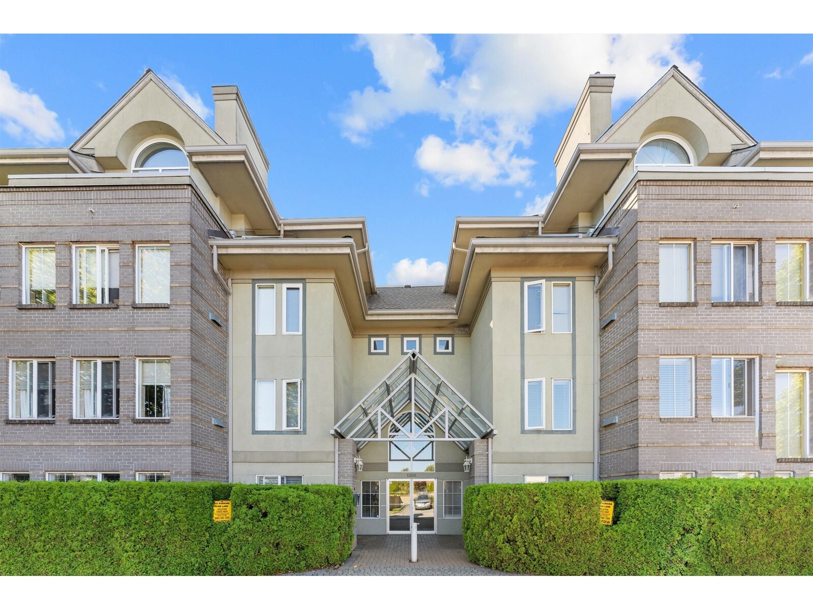 Property Photo: 12155 75A 406 BC V3W 1B9