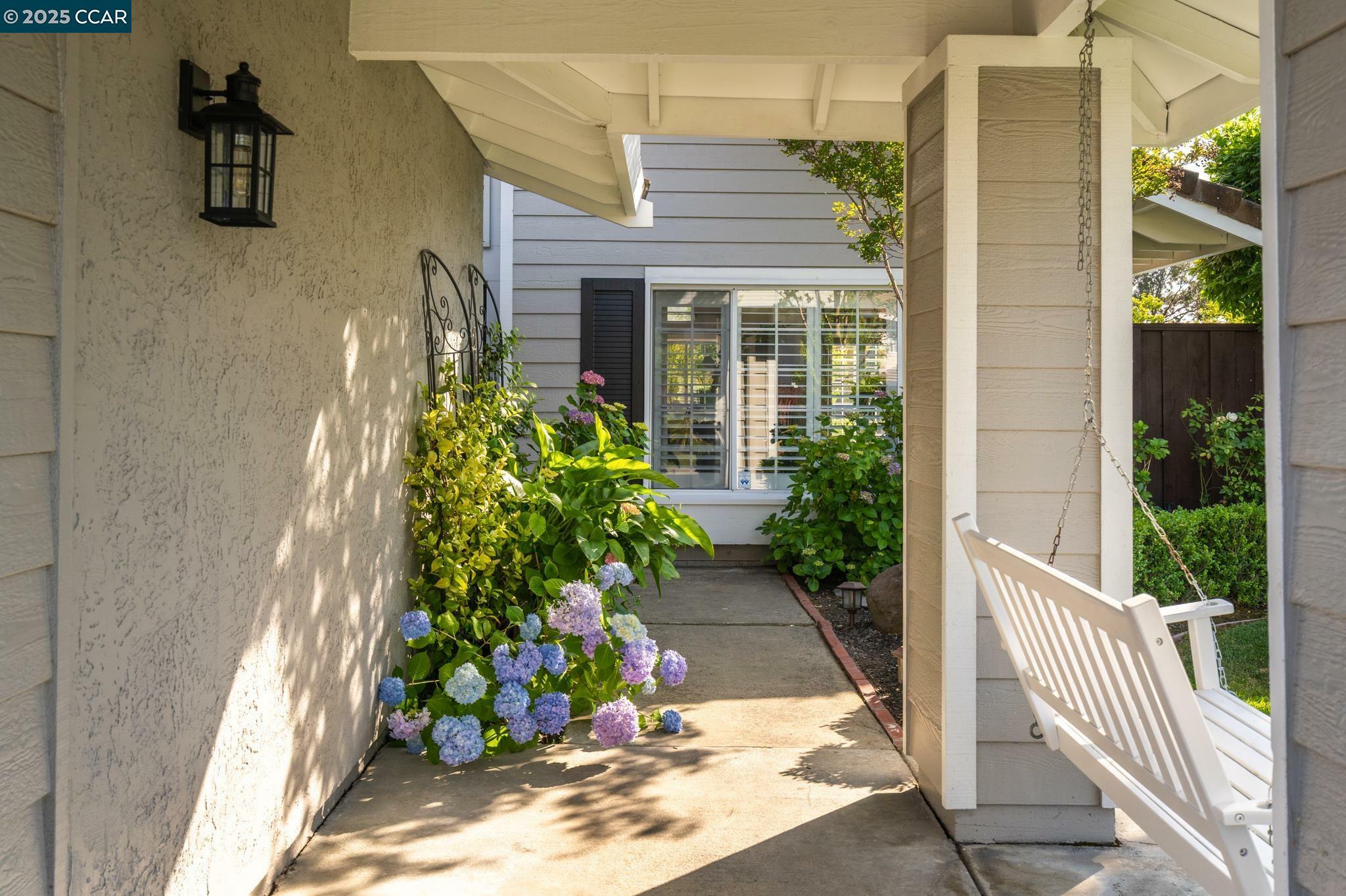 Property Photo: 2060 Canyon Crest Ave CA 94582