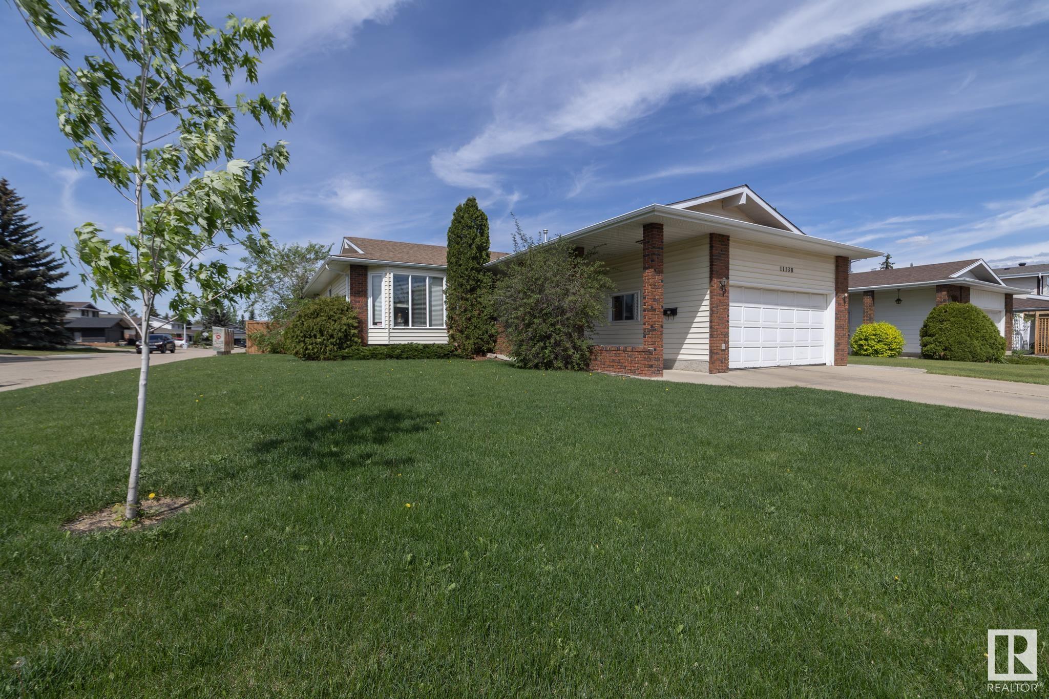 Property Photo:  11138 30 Avenue NW  AB T6J 3Y6 