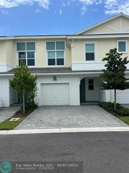 Property Photo: 636 Parsons Way FL 33442