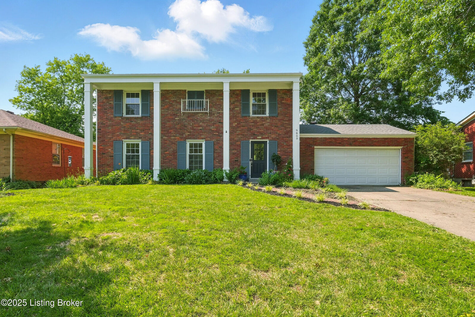 Property Photo:  9809 Tiverton Way  KY 40242 