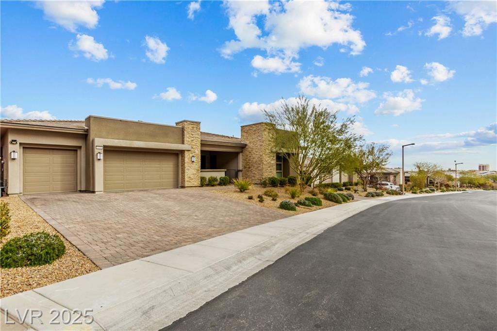 Property Photo: 10016 Copper Edge Road NV 89148