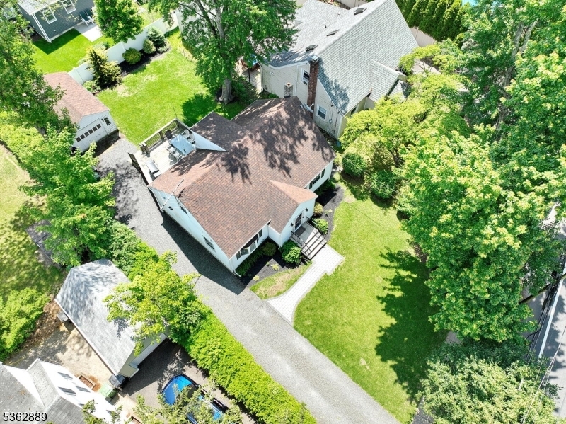 Property Photo: 710 Paramus Rd NJ 07652