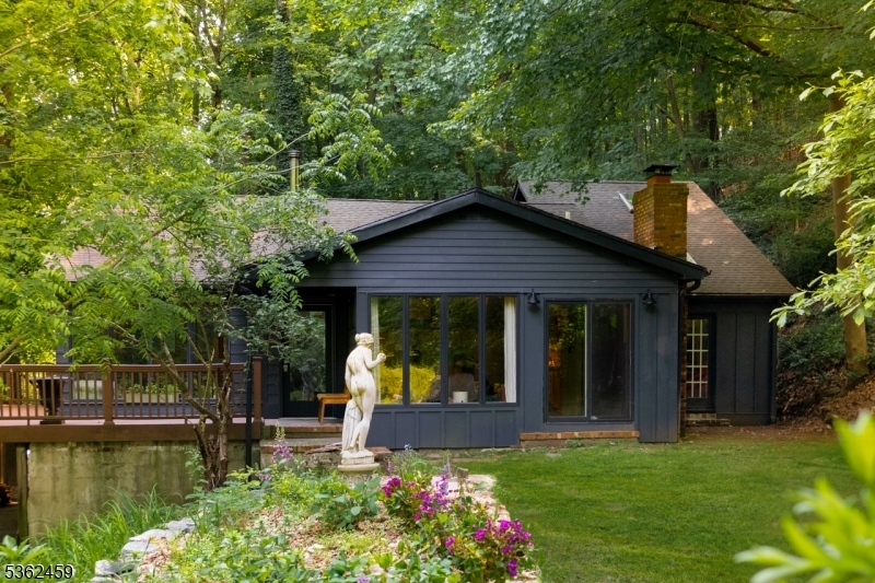 Property Photo: 122 Buffalo Hollow Rd NJ 08826