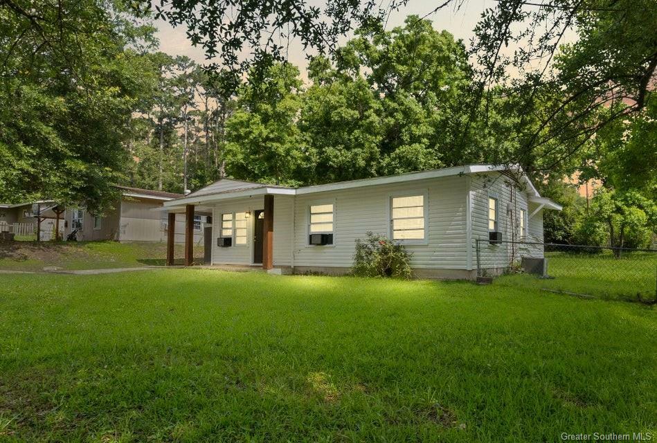 Property Photo: 1314 Oak Drive LA 71446