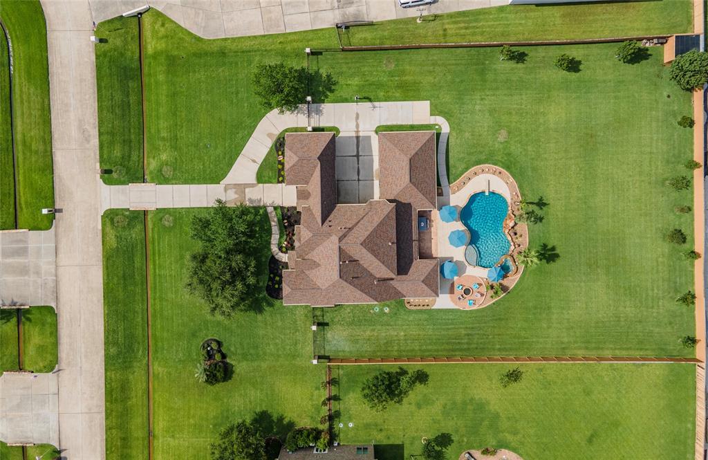 Property Photo: 1924 Frederick Lane TX 77573