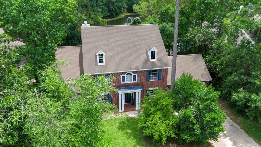 Property Photo: 113 N Floral Leaf Circle TX 77381