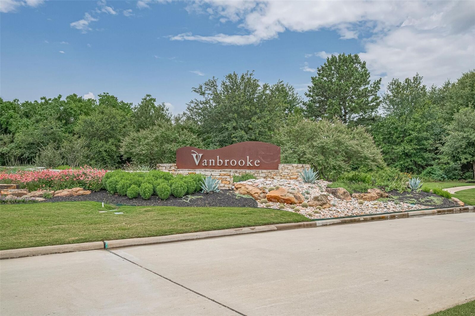 Property Photo: 5218 Windy Plantation Drive TX 77423
