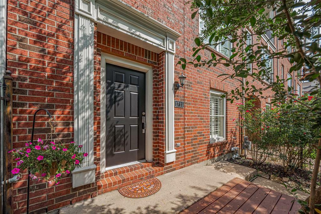 Property Photo: 1715 Hadley Street TX 77003