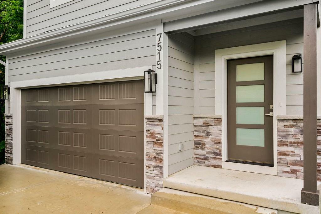 Property Photo: 7515 Locust Drive MO 64152
