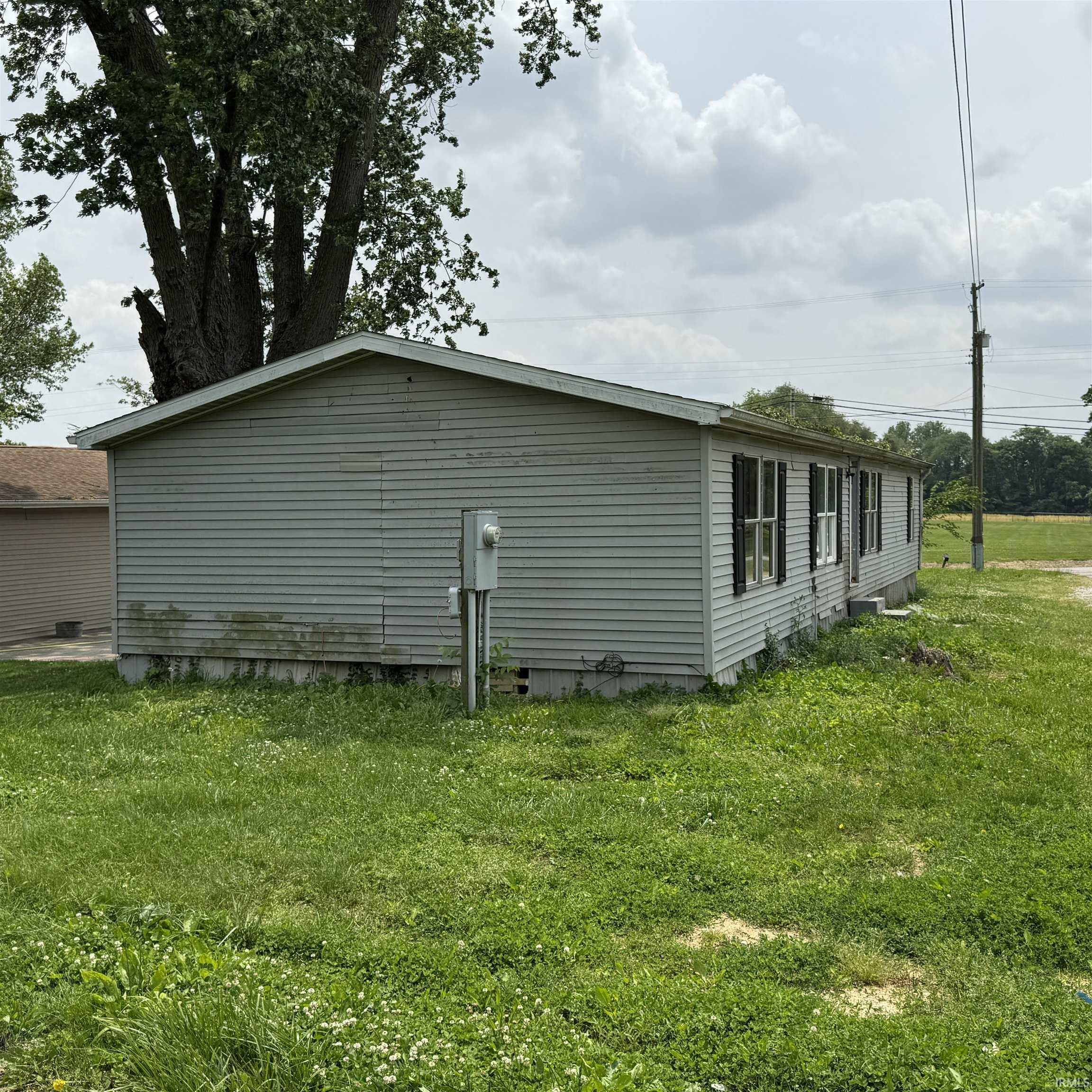 Property Photo: 526 W Brummitt Street IN 47665-8734