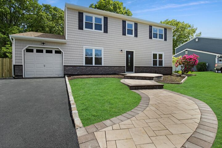16 Sampson Avenue  Islandia NY 11749 photo
