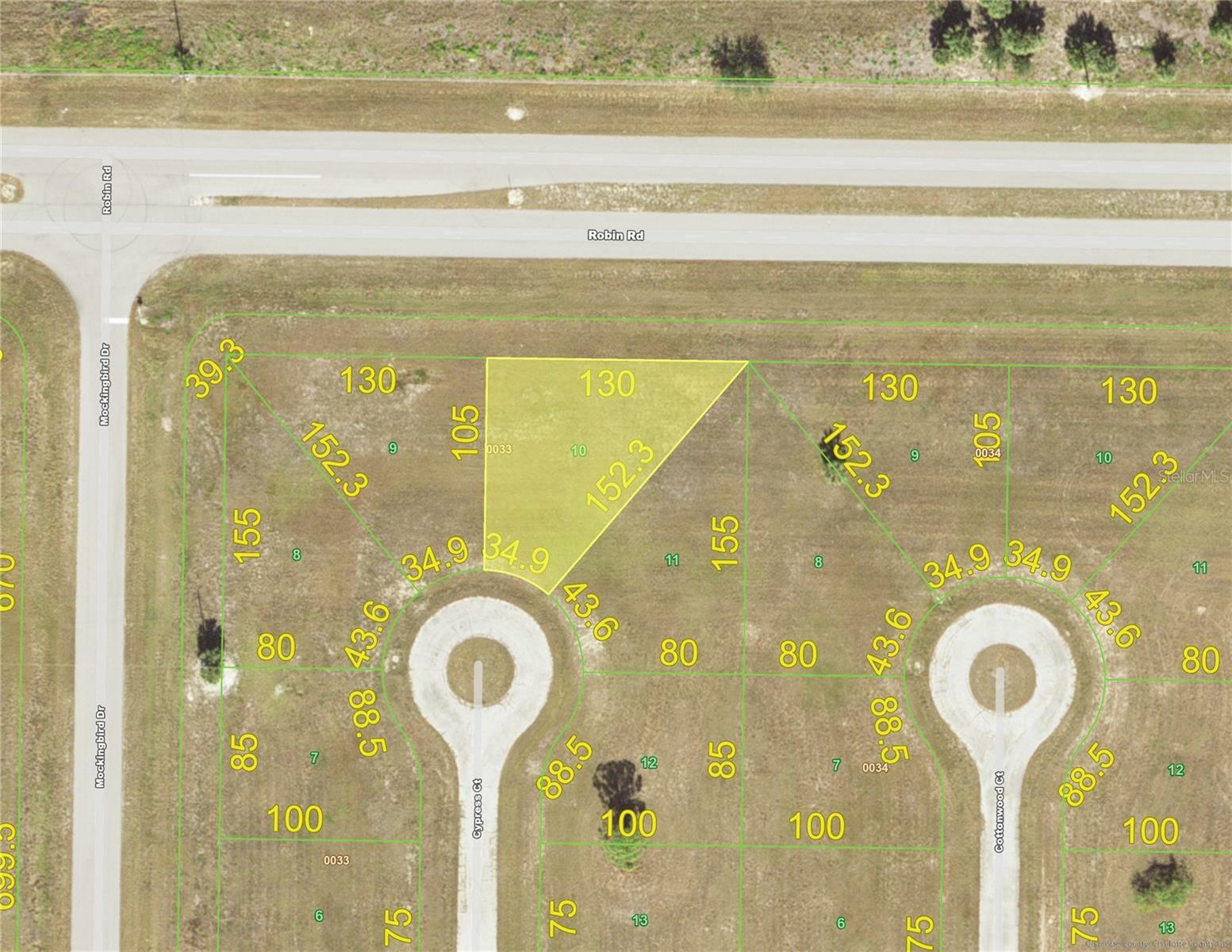 Property Photo: 18 Cypress Court FL 33946