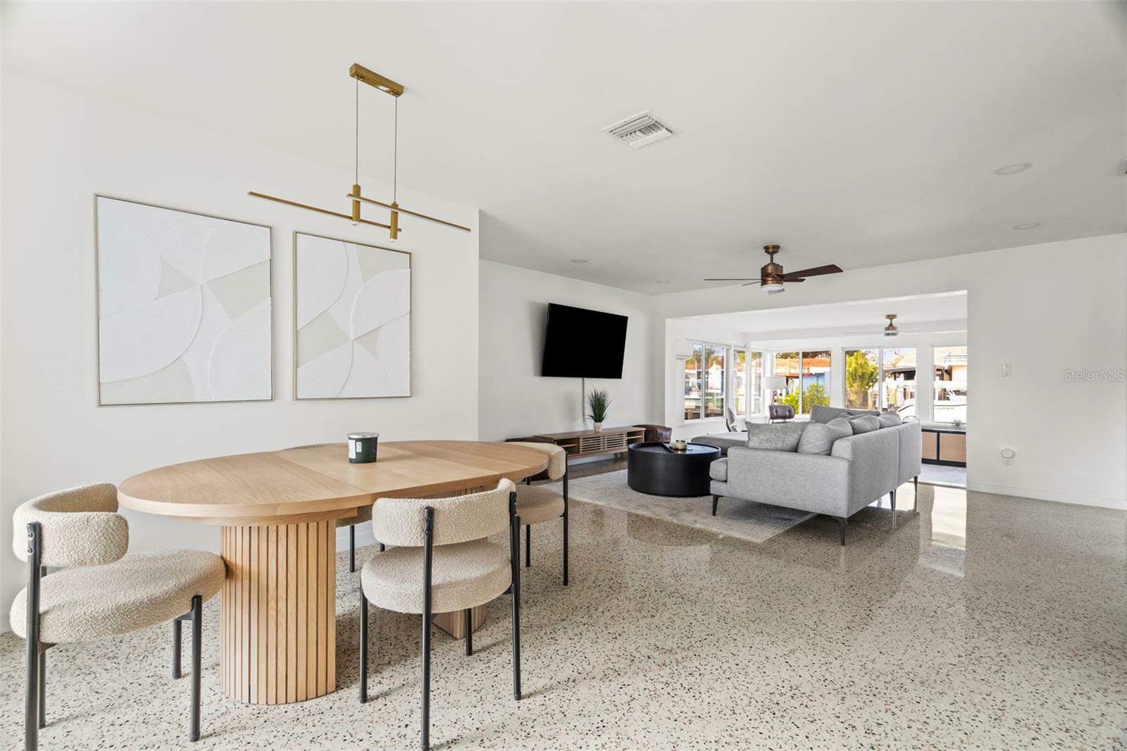 Property Photo: 9485 Treasure Lane NE FL 33702