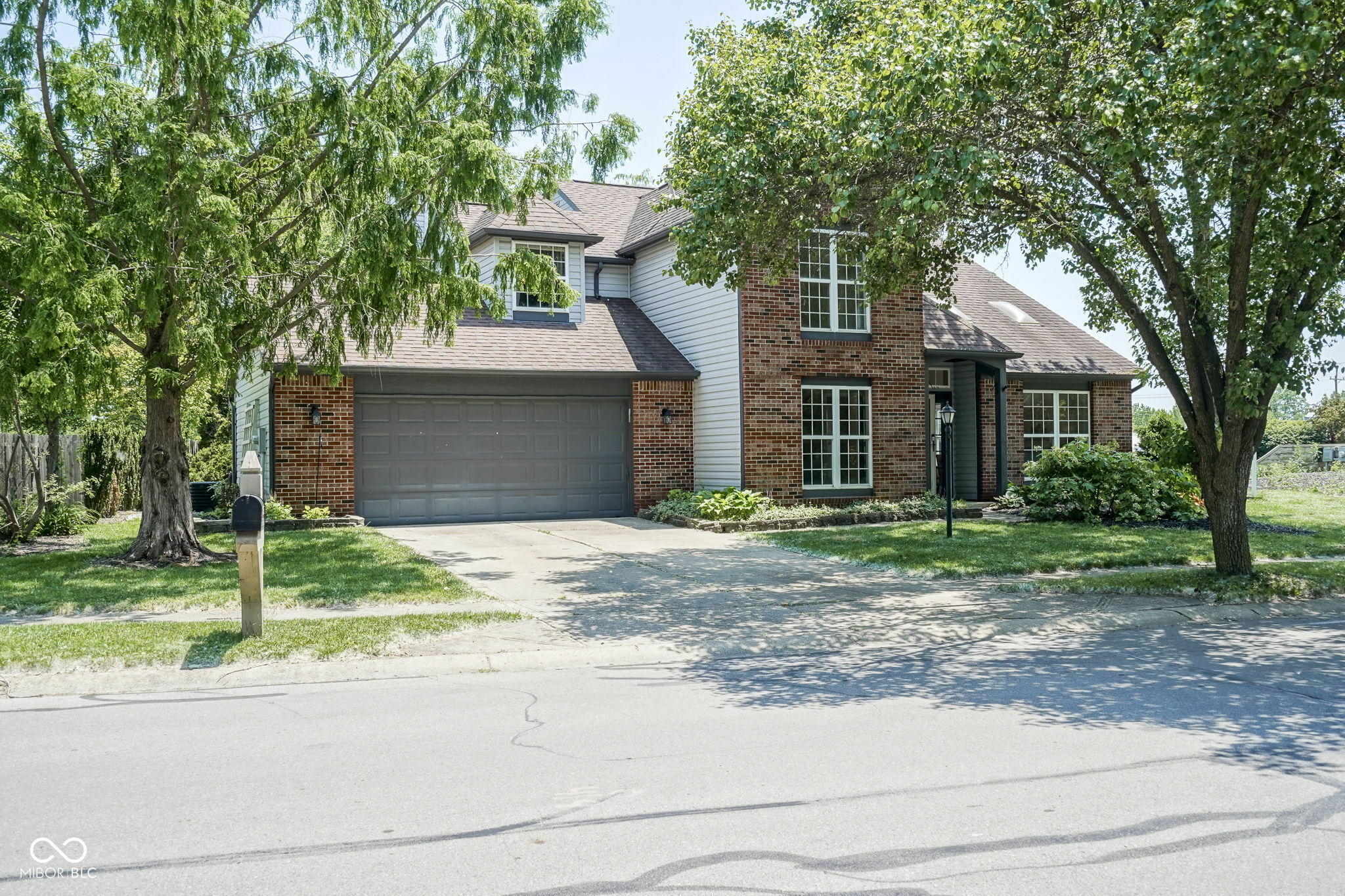 Property Photo: 17635 Willow Creek Way IN 46074