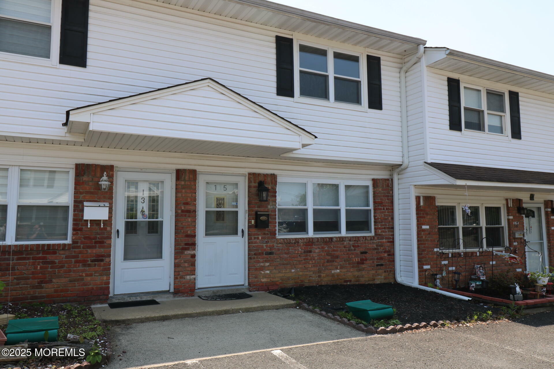 Property Photo:  15 Iowa Court 621  NJ 07747 