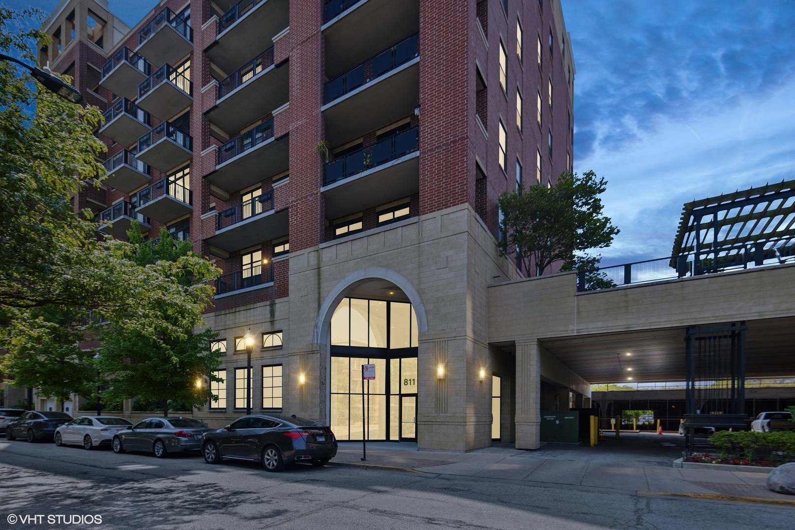 811 W 15th Place 414  Chicago IL 60608 photo