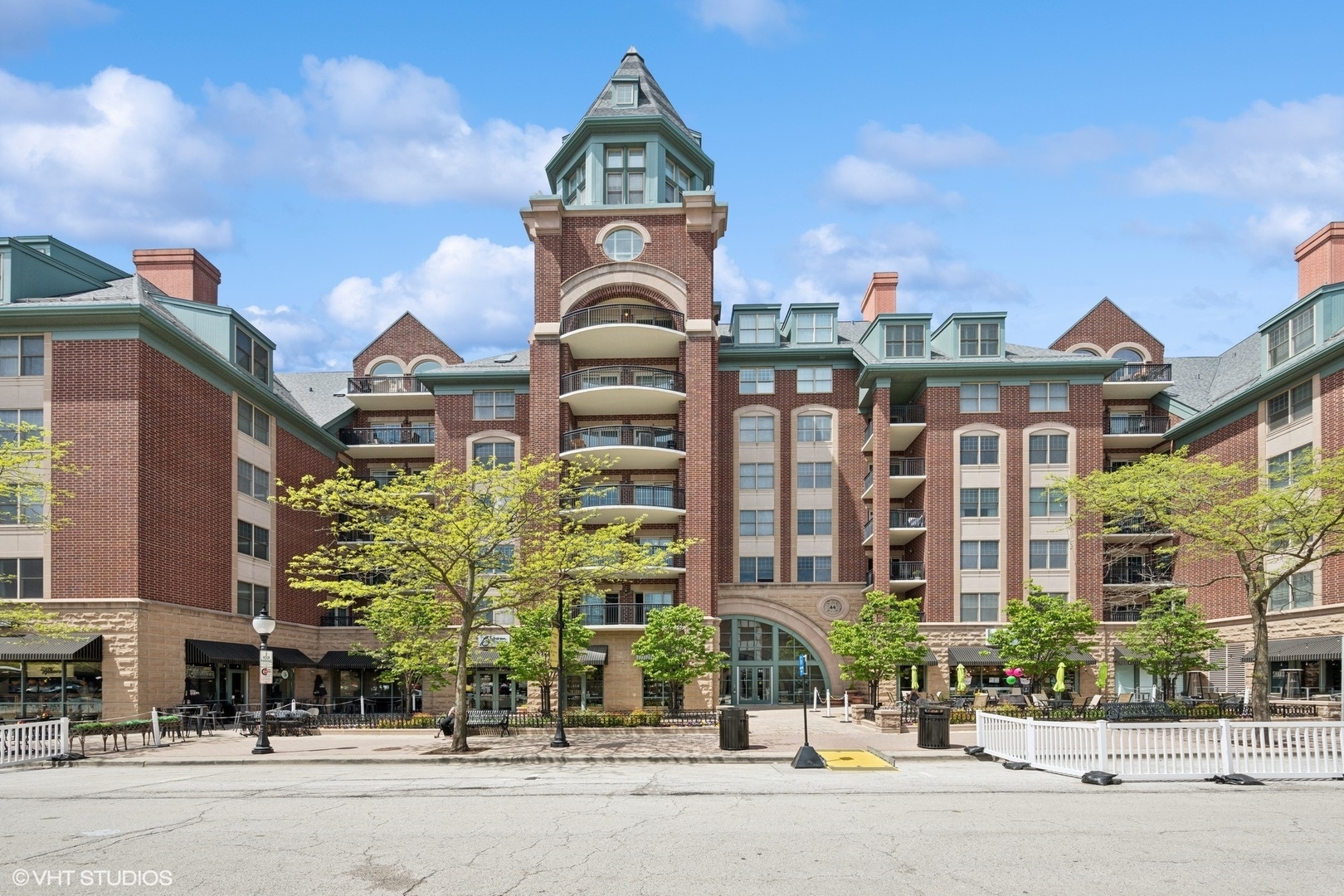 Property Photo: 44 N Vail Avenue 313 IL 60005