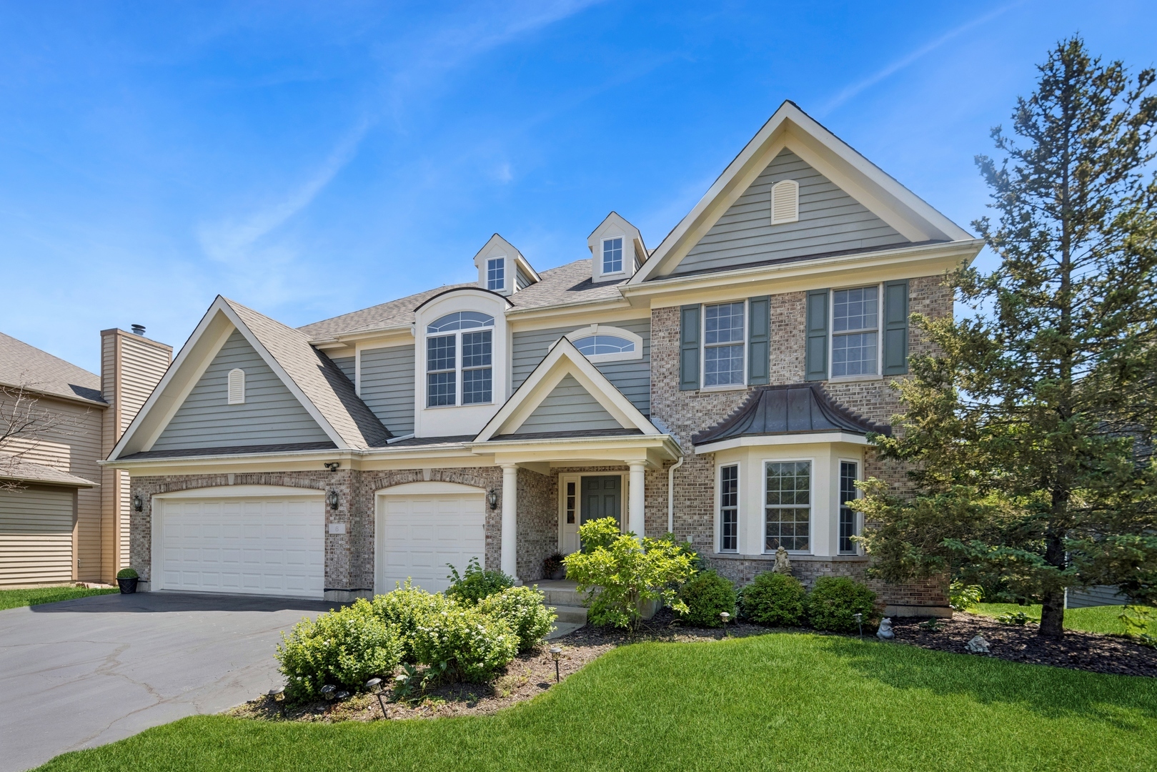 Property Photo:  6 Valhalla Court  IL 60156 