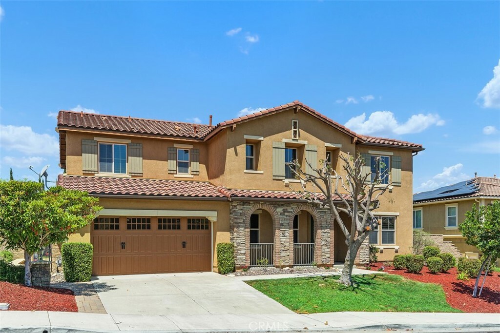 Property Photo: 44207 Reidel Street CA 92592