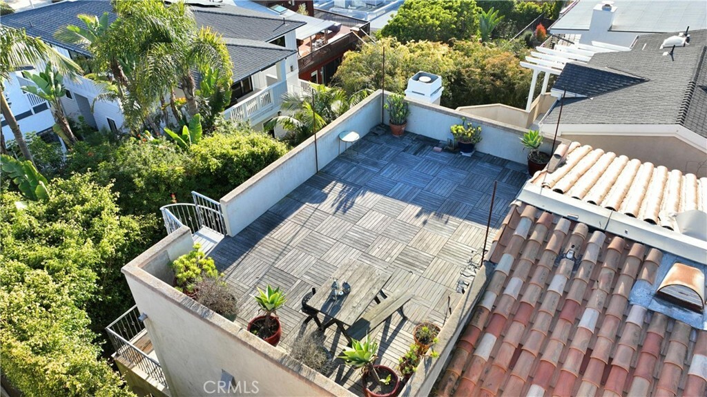 Property Photo: 934 Duncan Place CA 90266