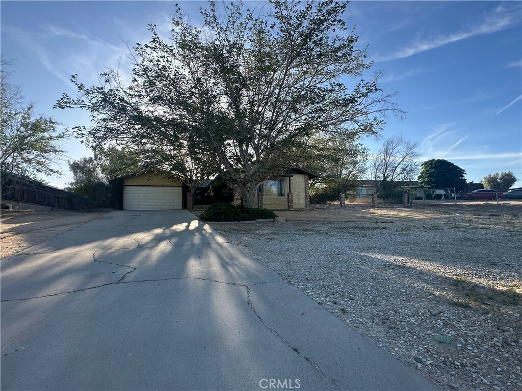 Property Photo: 15811 Condor Road CA 92394