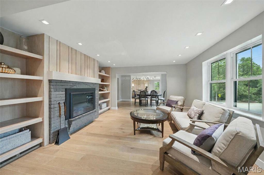 Property Photo: 323 E Clinton Place MO 63122