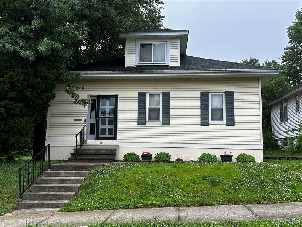Property Photo: 1323 Union Avenue IL 62220