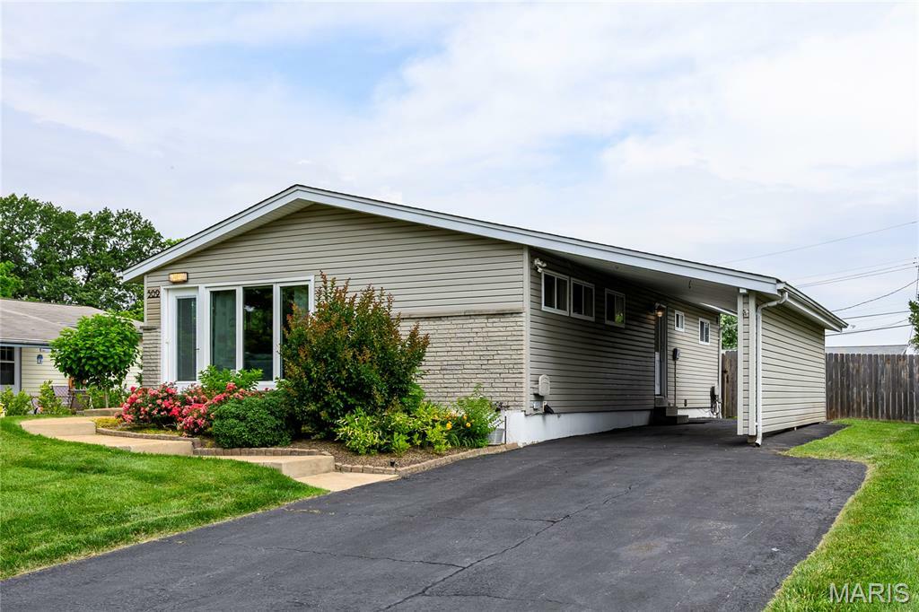 Property Photo: 509 Rayburn Avenue MO 63126