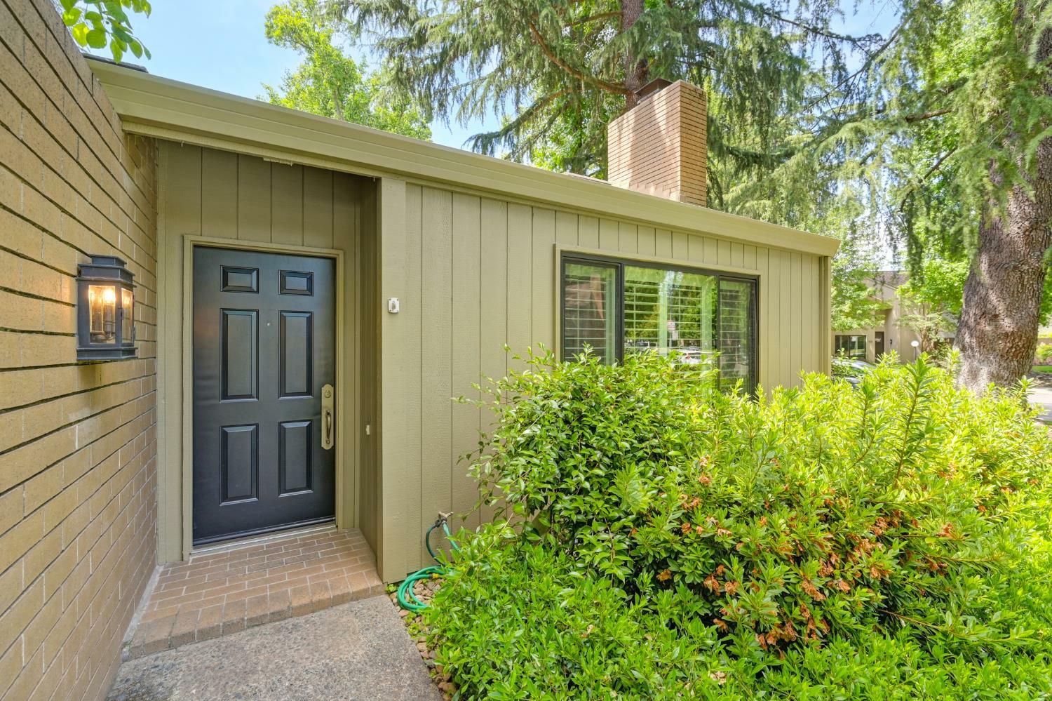 Property Photo: 1025 Vanderbilt CA 95825