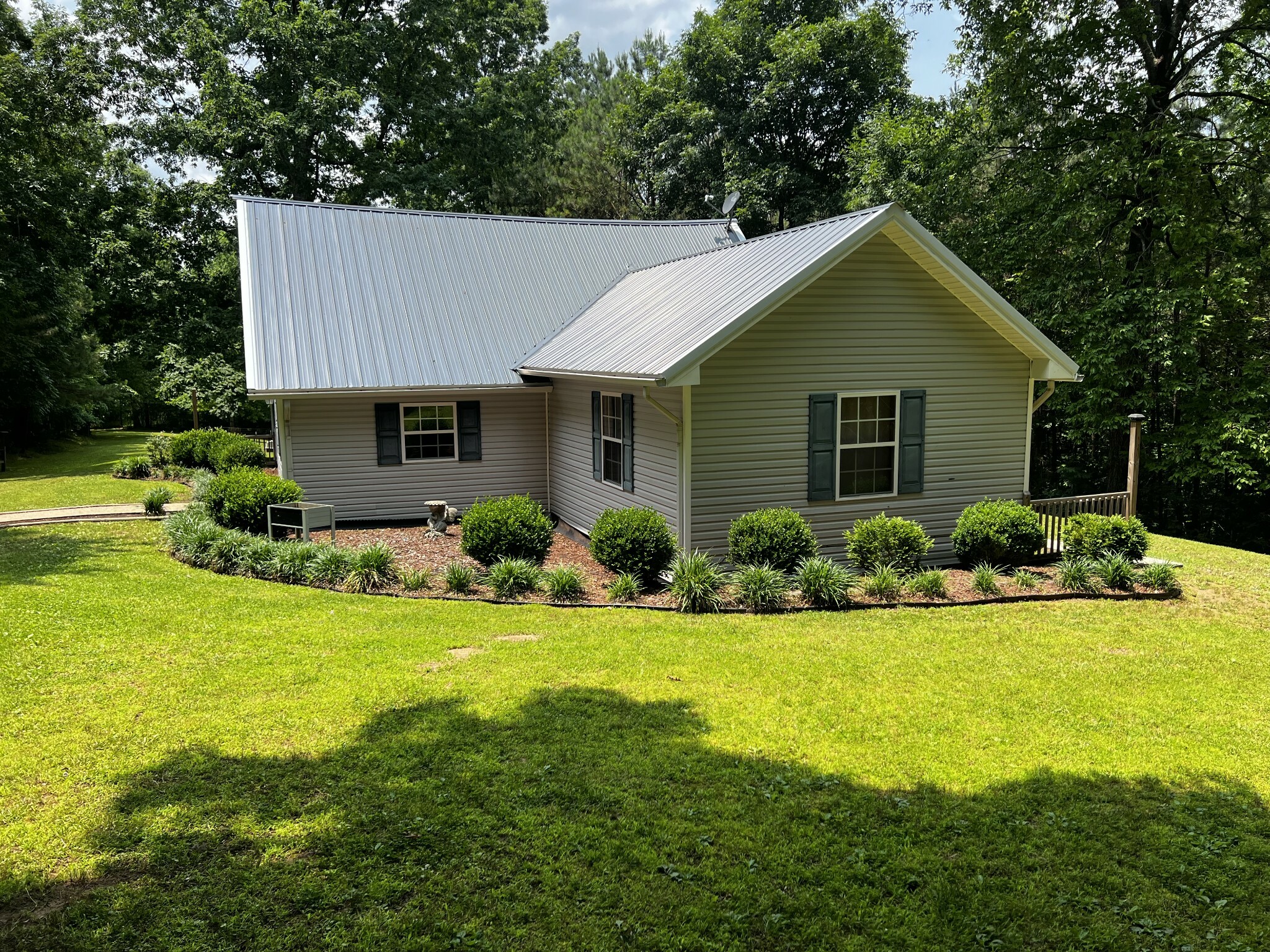 Property Photo: 25 W Adkins Ln TN 38464