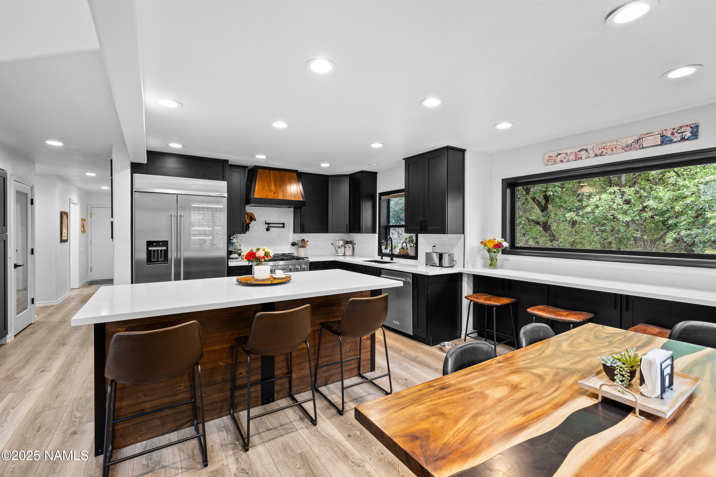 Property Photo: 706 N Hulet Lane AZ 86004
