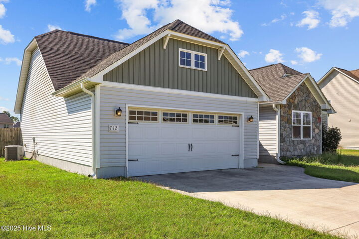 Property Photo: 712 Addor Drive NC 28574