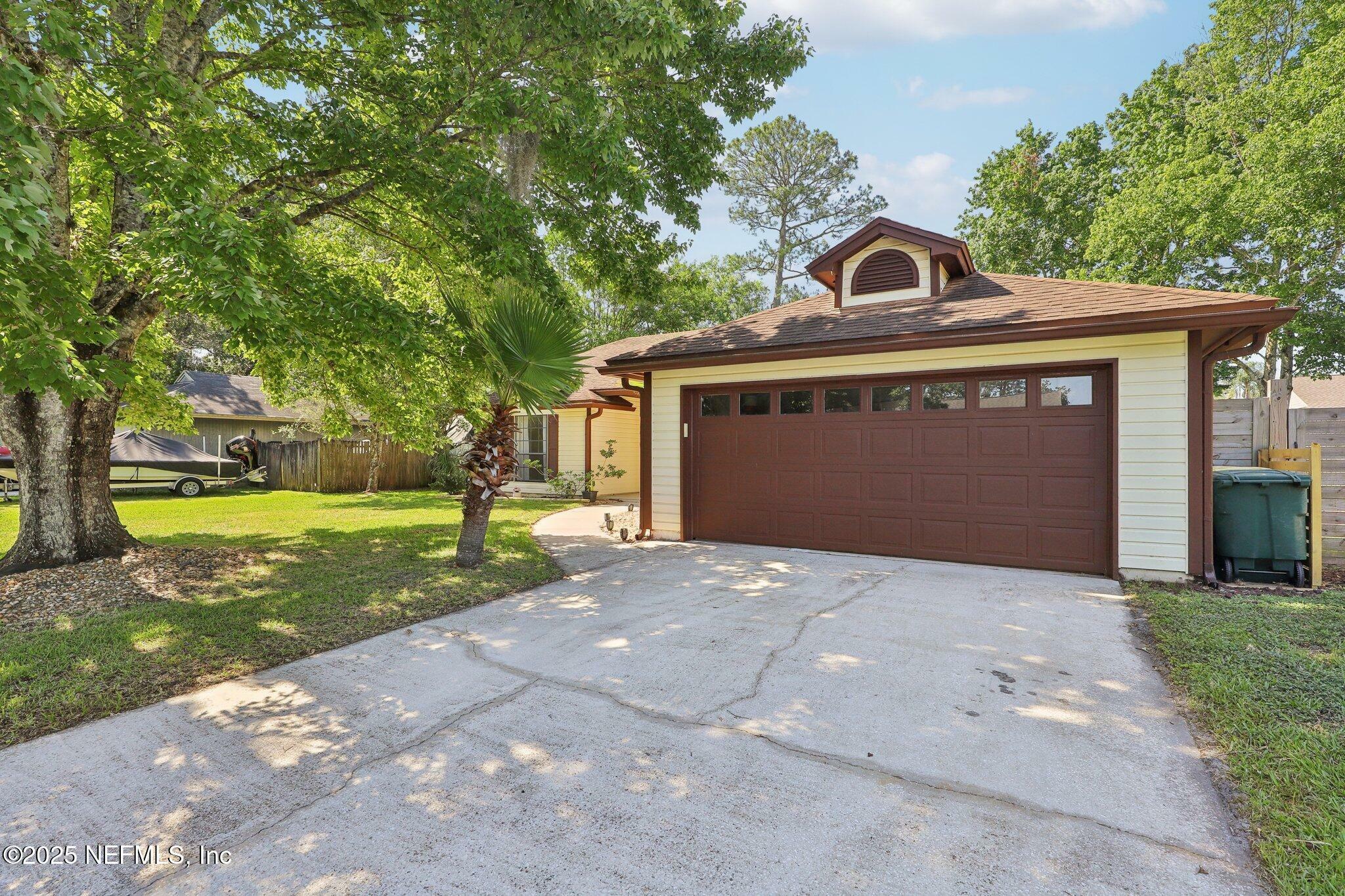 Property Photo: 5346 Walker Horse Drive FL 32257