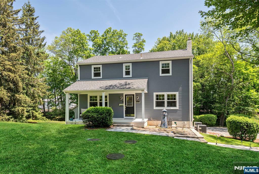 271 Cedar Hill Avenue  Wyckoff NJ 07481 photo