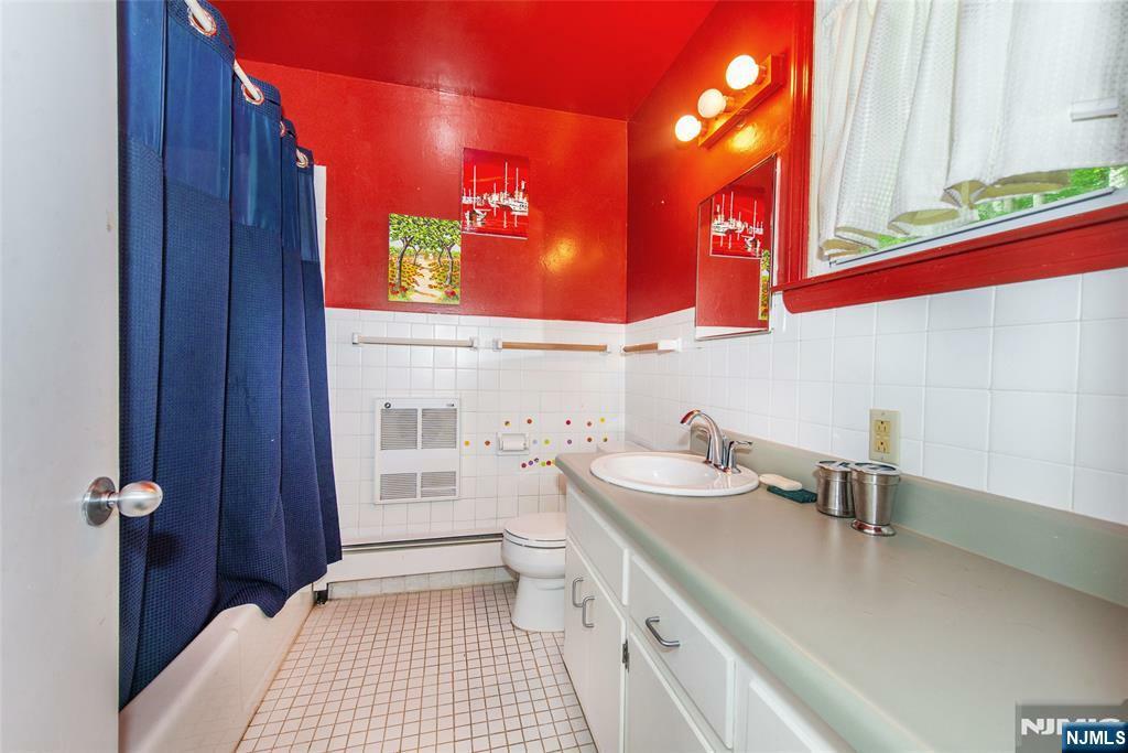 Property Photo:  69 Shore Road  NJ 07403 