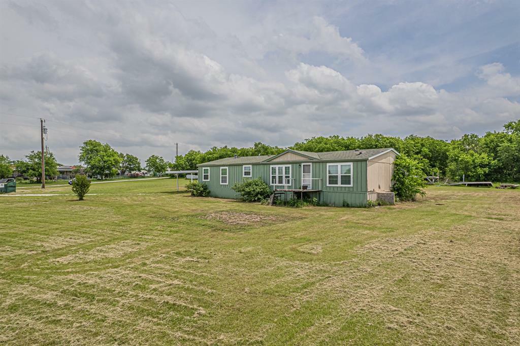 Property Photo: 5545 Moncrief Road TX 76247