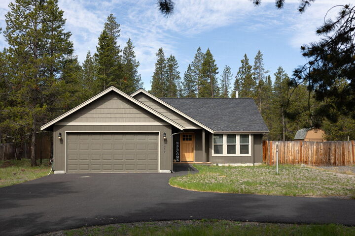 Property Photo:  55659 Swan Road  OR 97707 