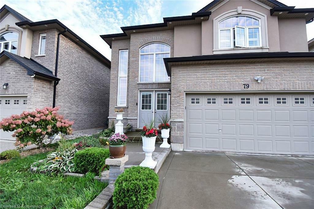Photo de la propriété:  79 Aquasanta Crescent  ON L9B 0H8 