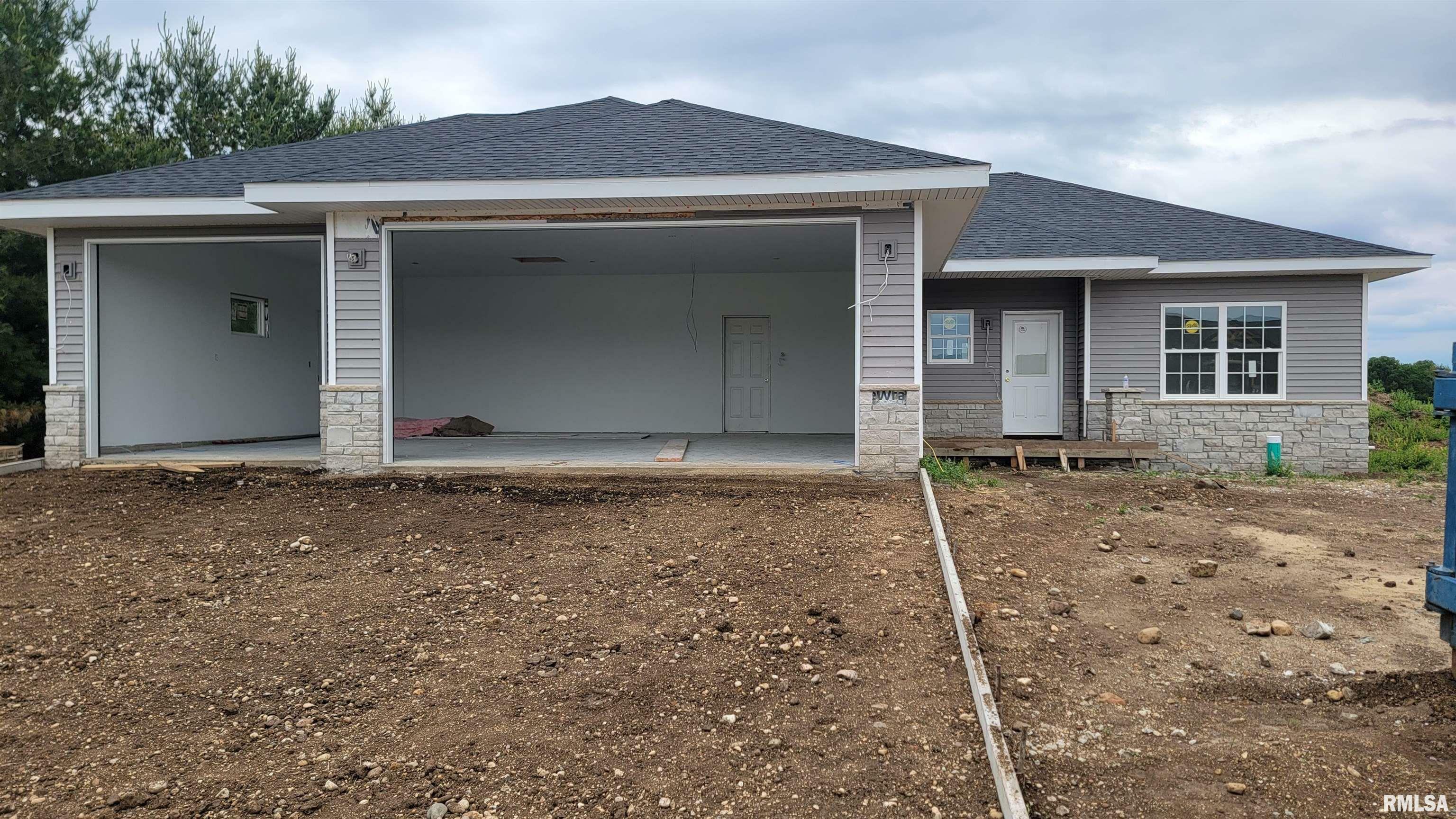 Property Photo: 1304 Hillcrest Drive IL 61523