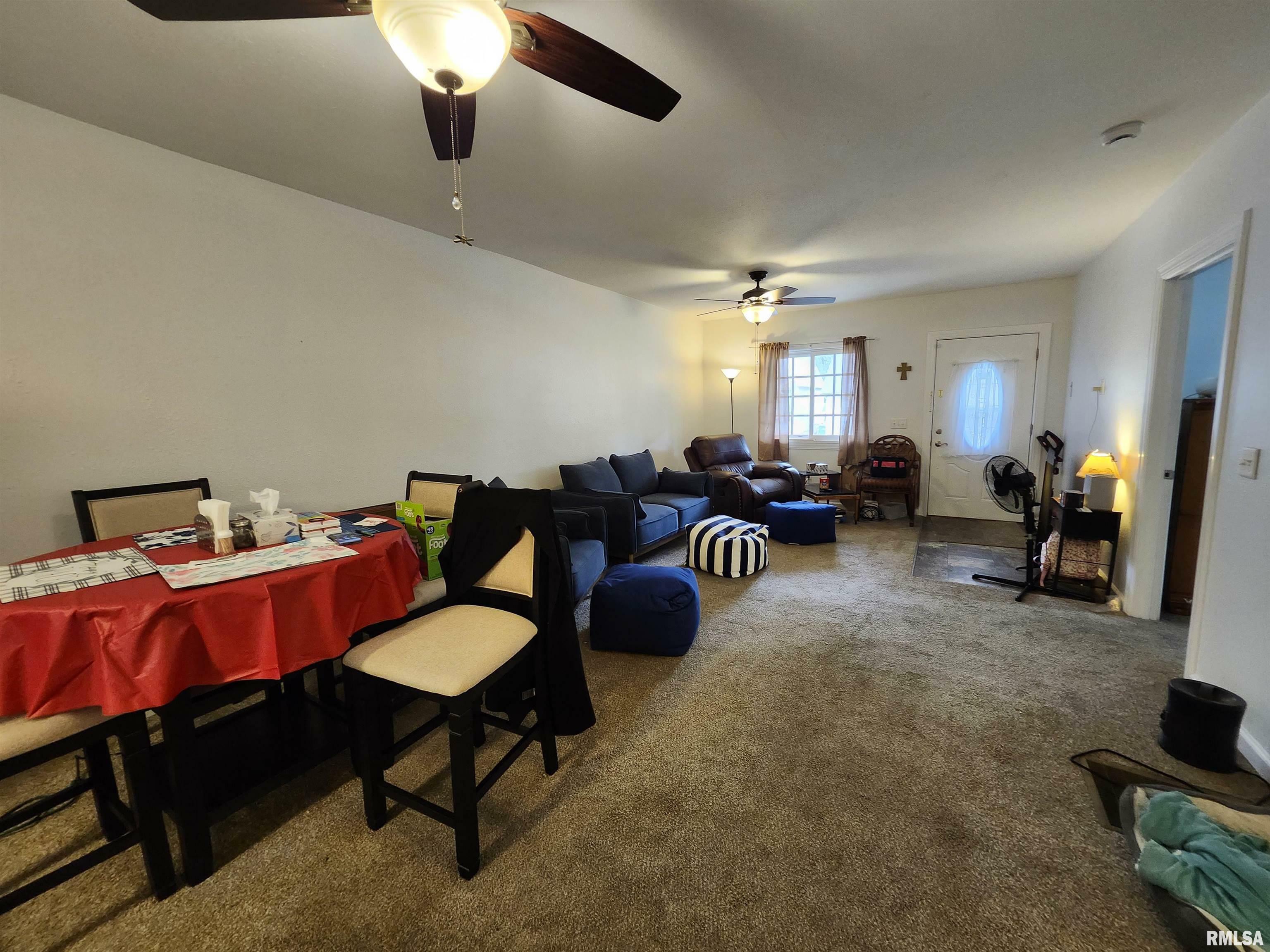 Property Photo: 2029 W Callender Avenue IL 61604