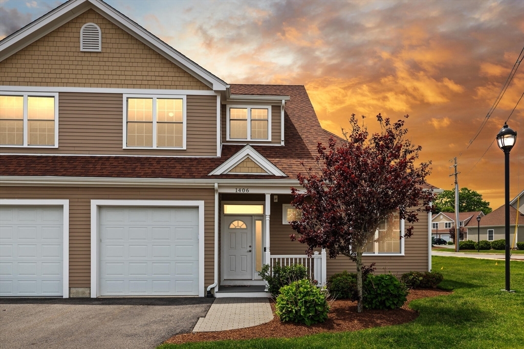 Property Photo: 70 Endicott 1406 MA 02062